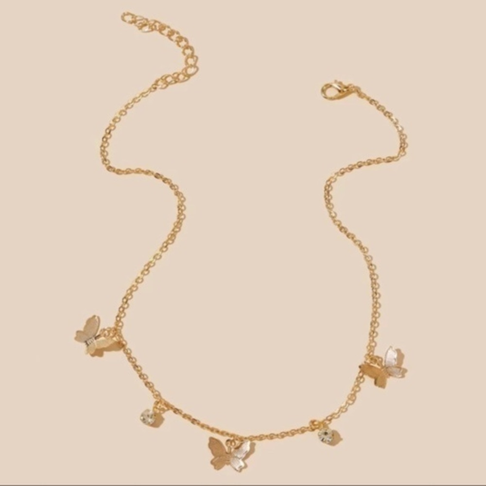 3/$30 💛 Butterfly Charm Choker